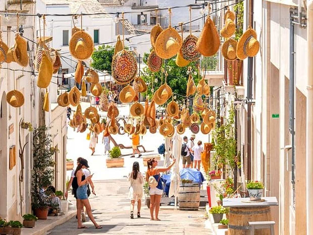 "Tour privado de Amalfi a Alberobello, parada de 2 horas en Potenza en Italia.", photo 5