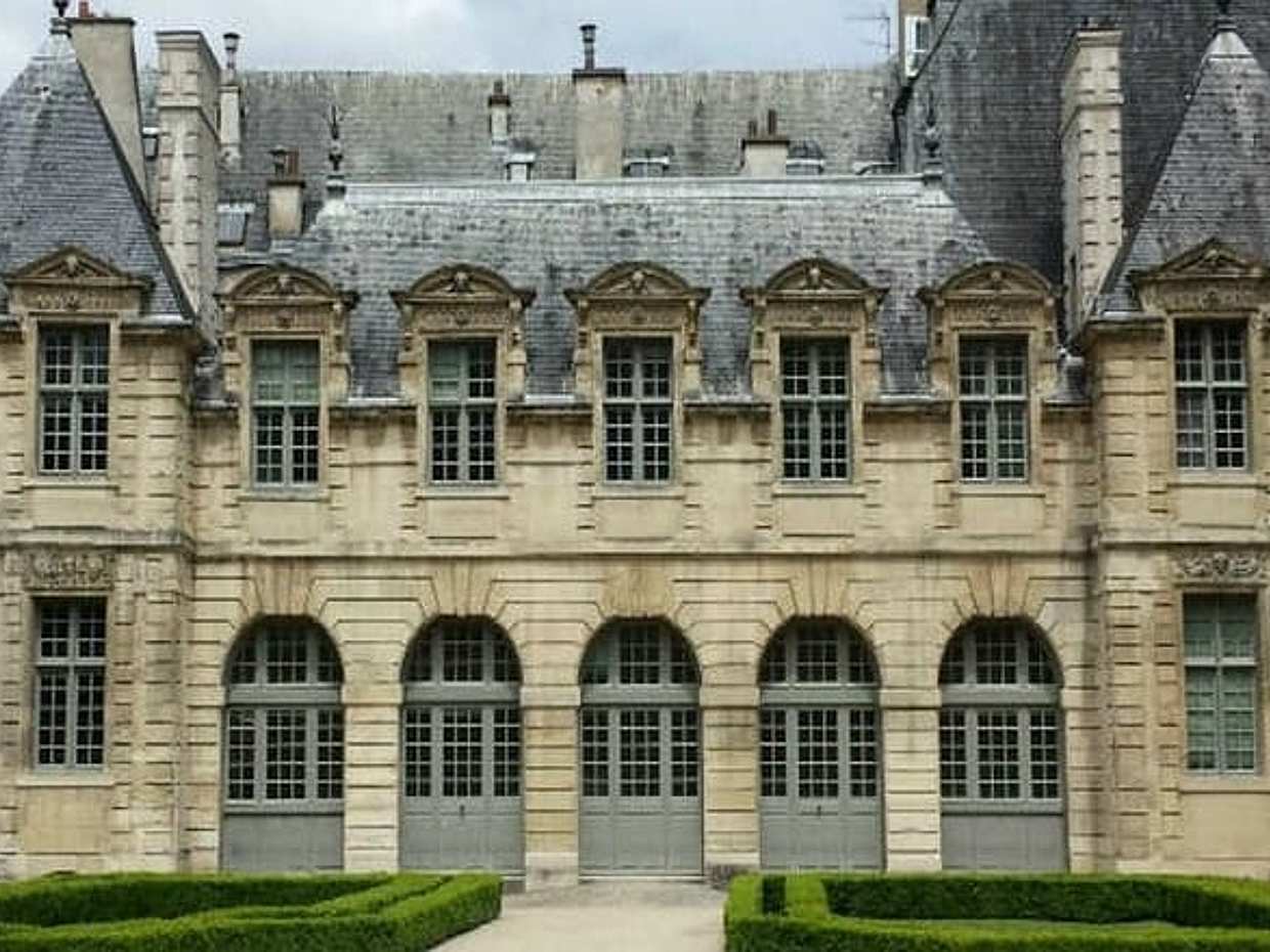 8 Hours Paris City Tour with Montparnasse, Le Marais and Moulin Rouge
