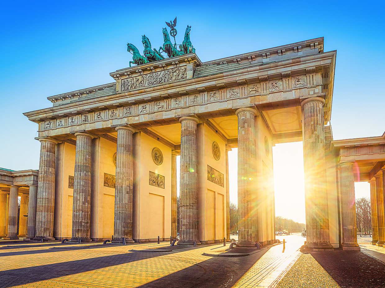 Welcome or Farewell Sightseeing Taxi Tour with Transfer from OR to the Airport in Berlin, Germany, photo 2
