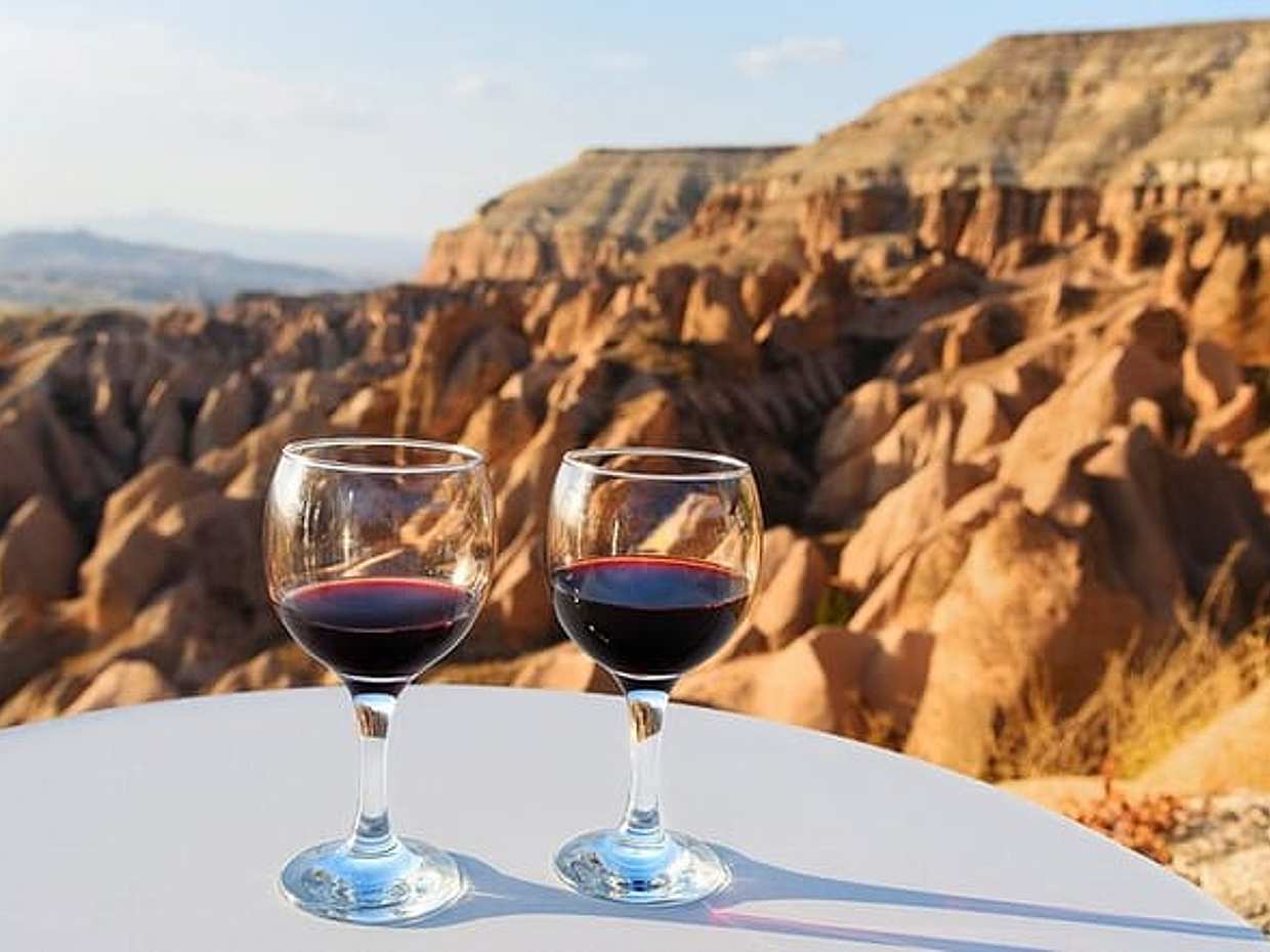 SKIP-THE-LINE: Cappadocia Tour w/wine tasting and clay shaping in Turkey, Nevşehir