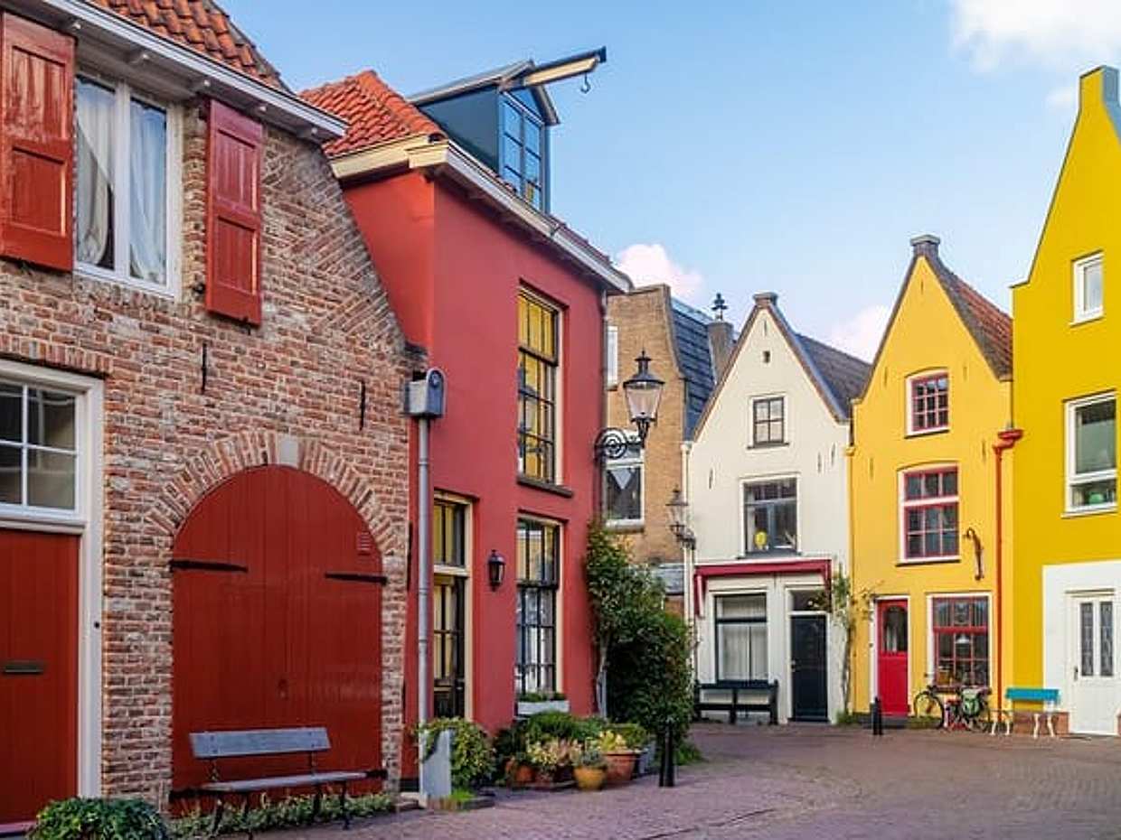 Private transfer from Amsterdam to Hannover, 2h Stop in Deventer in Netherlands