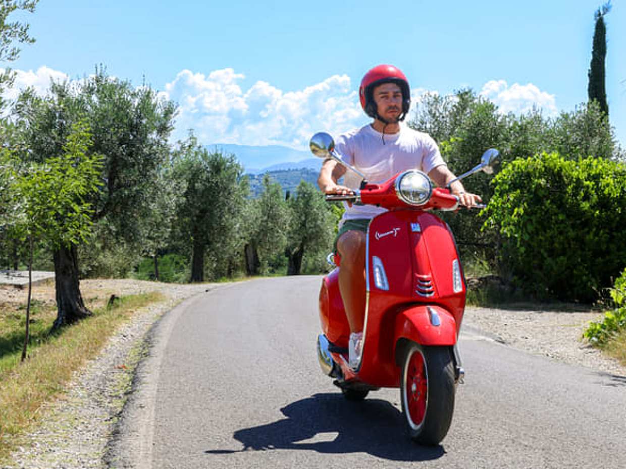 Chianti Vespa Adventure: Self-Guided Small Group Tour From Florence