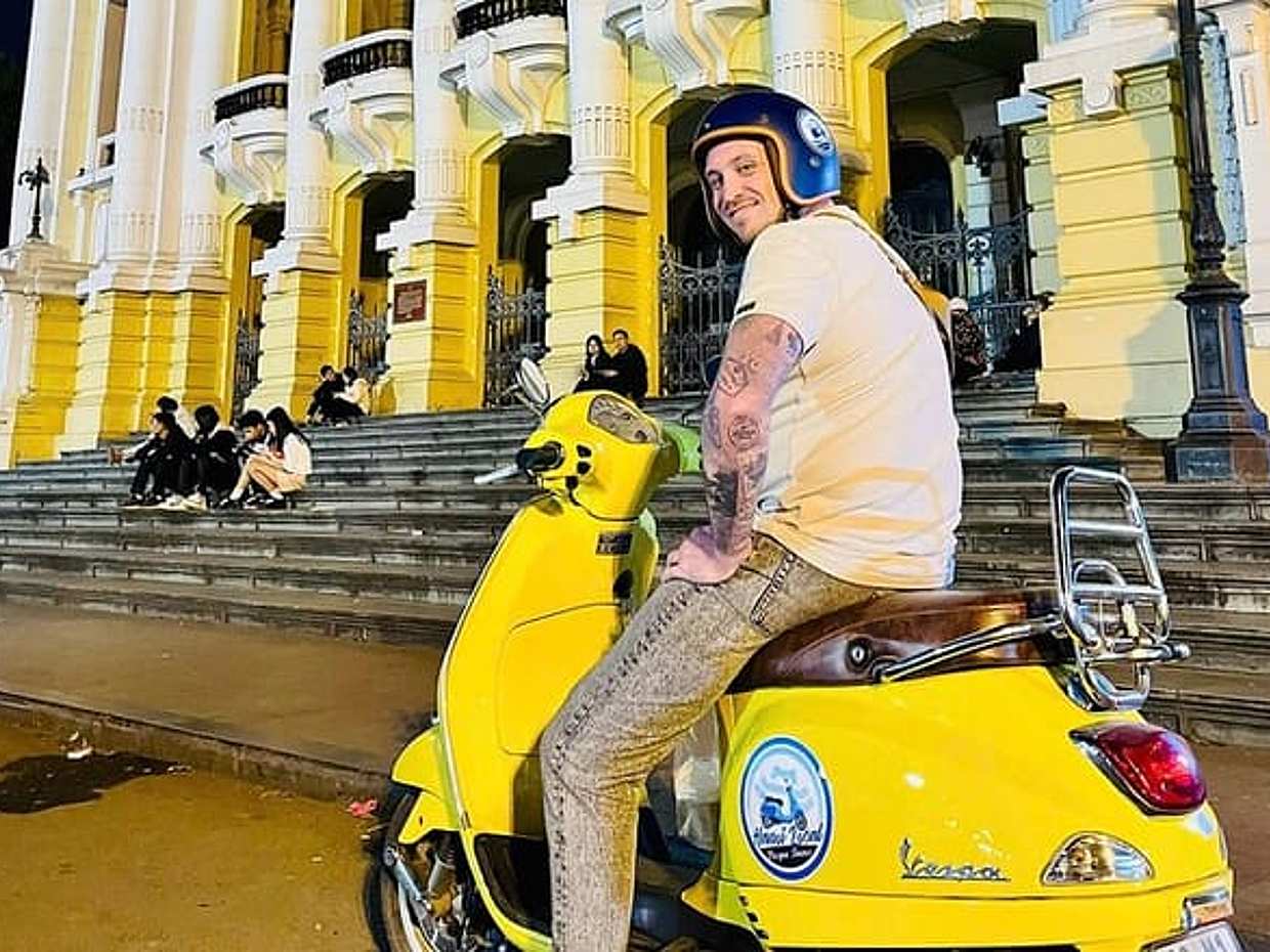 Hanoi Vespa Sunset Tour with Local Food and Train Street in Vietnam, Hà Nội, photo 4