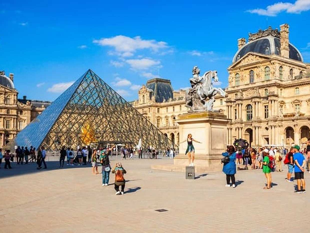 Paris Scavenger Hunt & Highlights Tour a pé autoguiado em França, photo 3