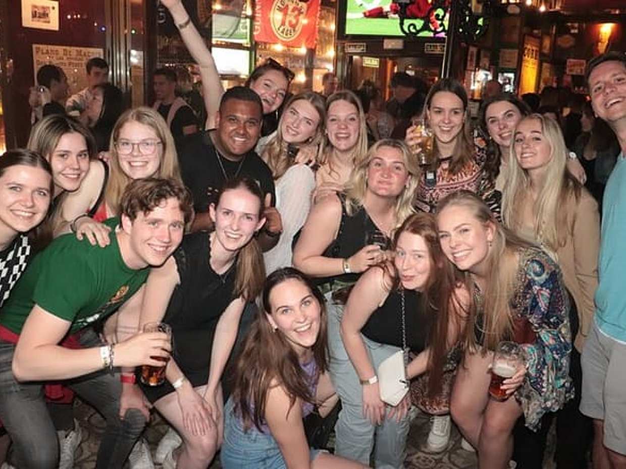 Pub Crawl Madrid Vibes