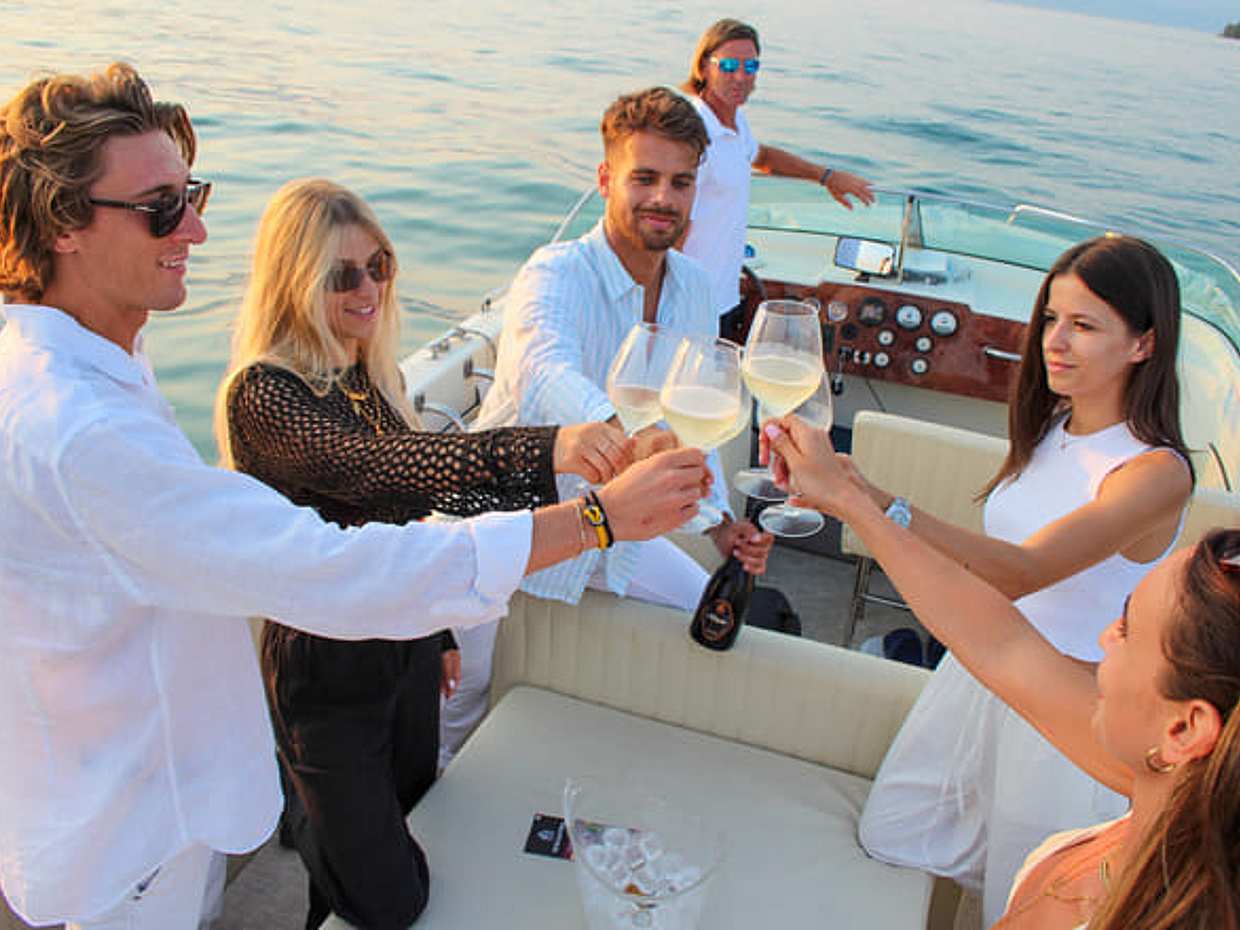Sunset Cruise with wine aperitif from Lazise