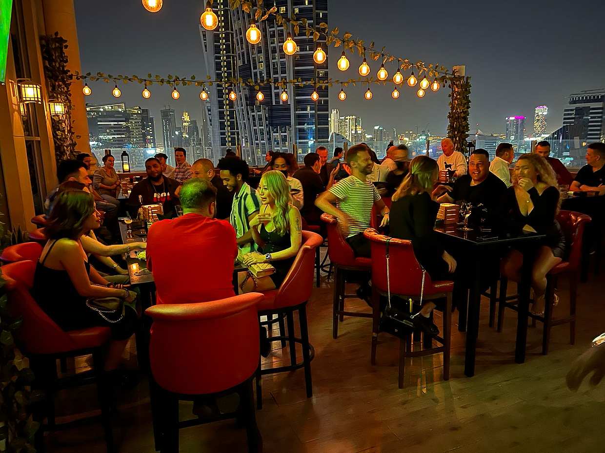 Pub Crawl Dubai: Nightlife Tour in United Arab Emirates, photo 2