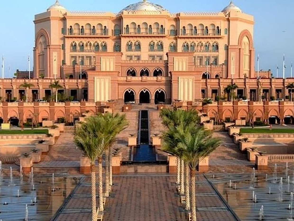 Abu Dhabi Sightseeing Tour from Dubai