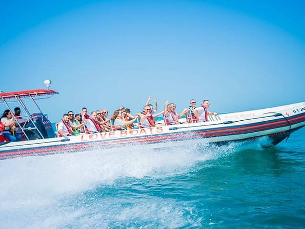 Εκδρομή Dubai Love Boat στα Ηνωμένα Αραβικά Εμιράτα