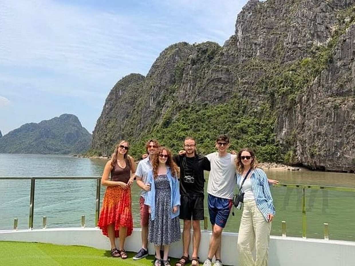 Hera Luxury Day Cruise Explore the Best of Halong and Lan Ha Bay, photo 3