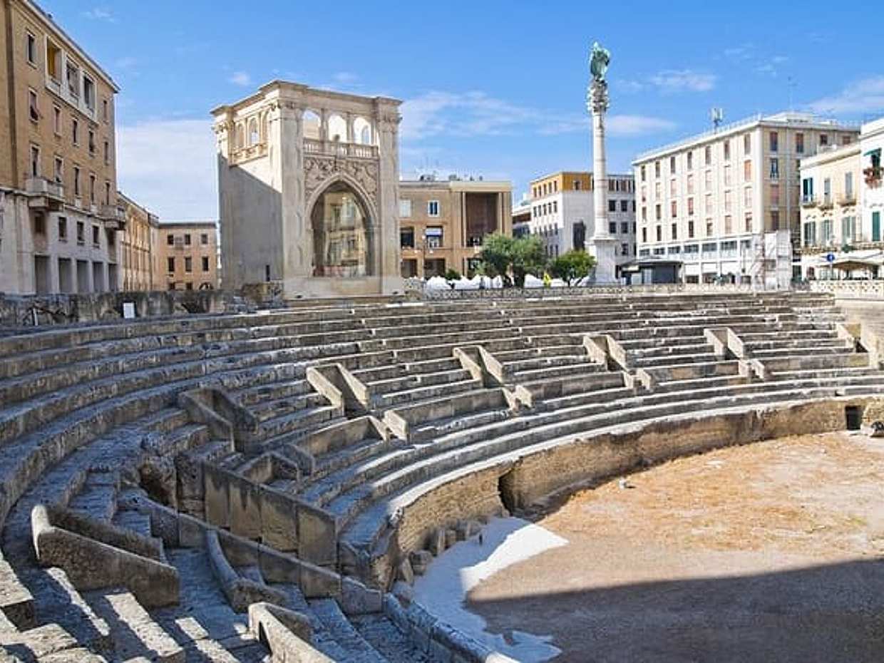 Private transfer from Naples to Lecce with 2h Sightseeing Stop, photo 2