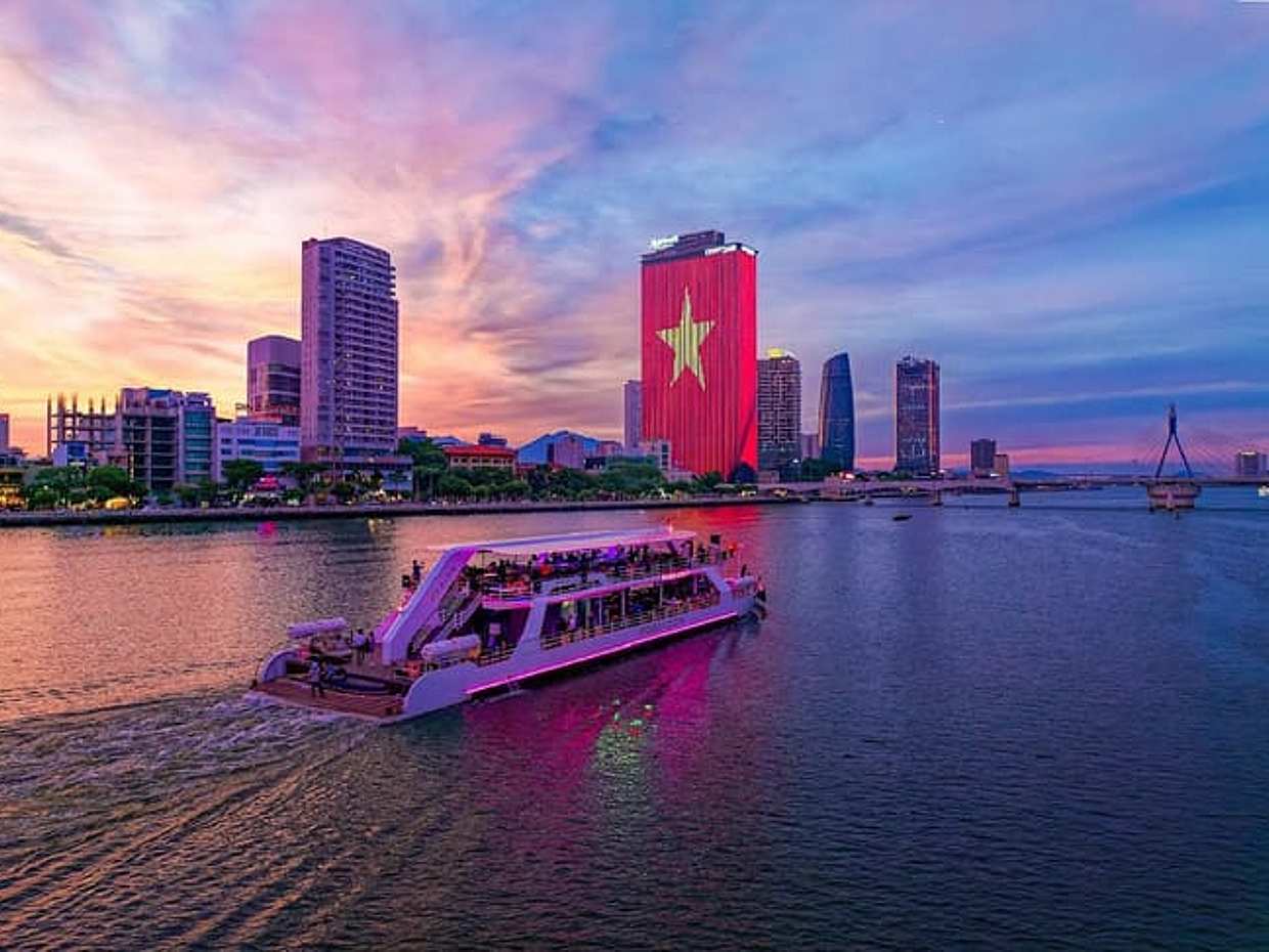 Da Nang: Private Tour Poseidon Dinner Cruise & Hotel Transfer, Vietnam, photo 2