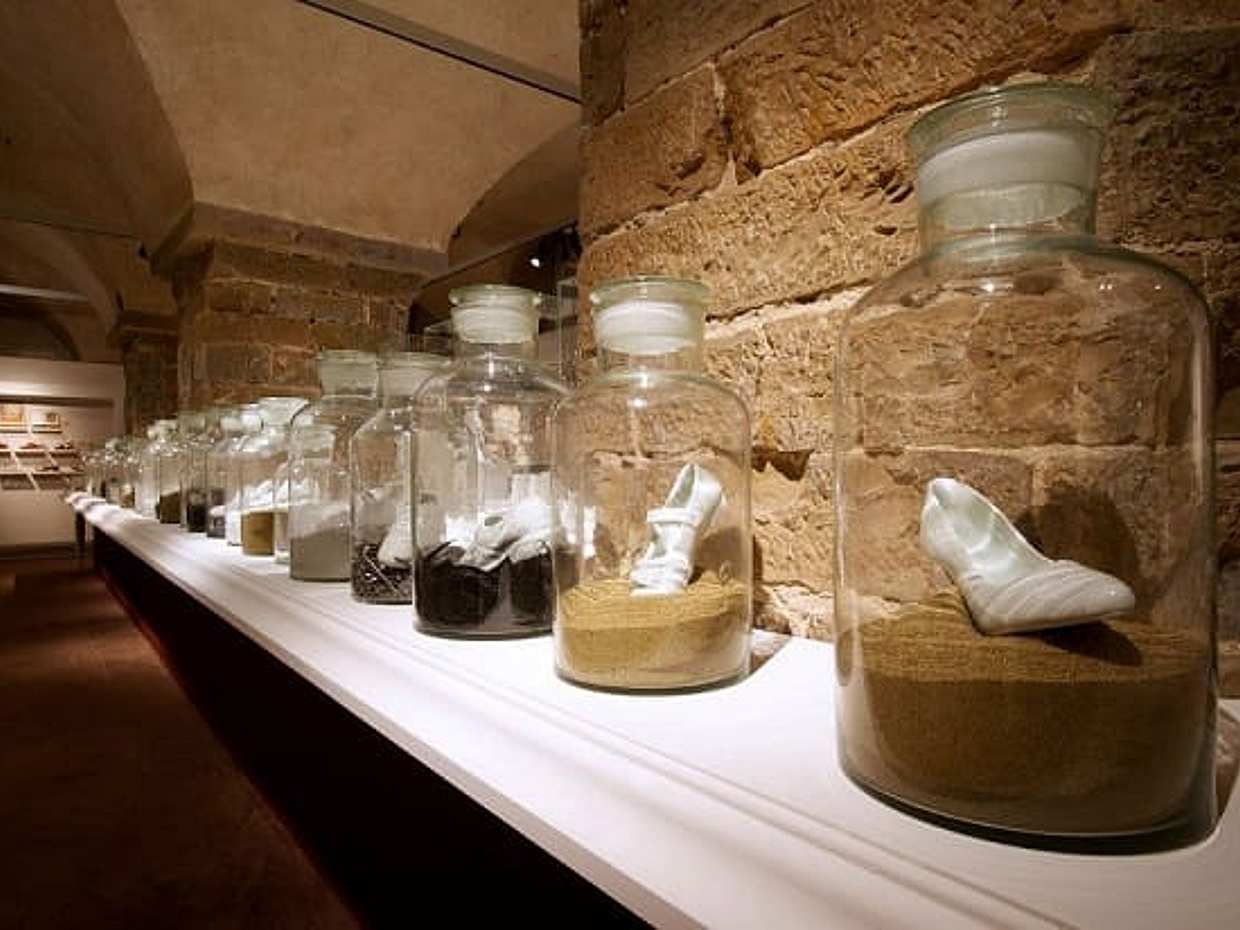 Officina Profumo-Farmaceutica, Ferragamo Museum and Gucci Palace Fashion Tour in Florence, photo 4
