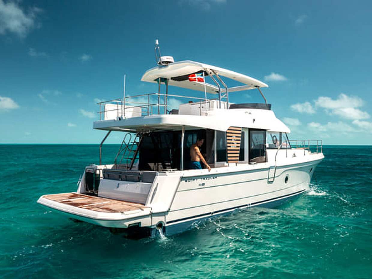 ST48 – Private Boat Tour - Half Day (3:30)