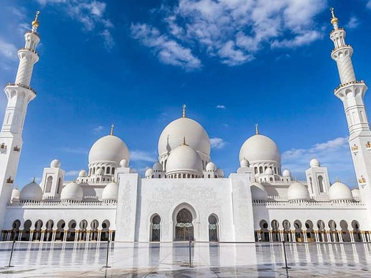 Abu Dhabi City Tour with Louvre Museum from Dubai Small Group