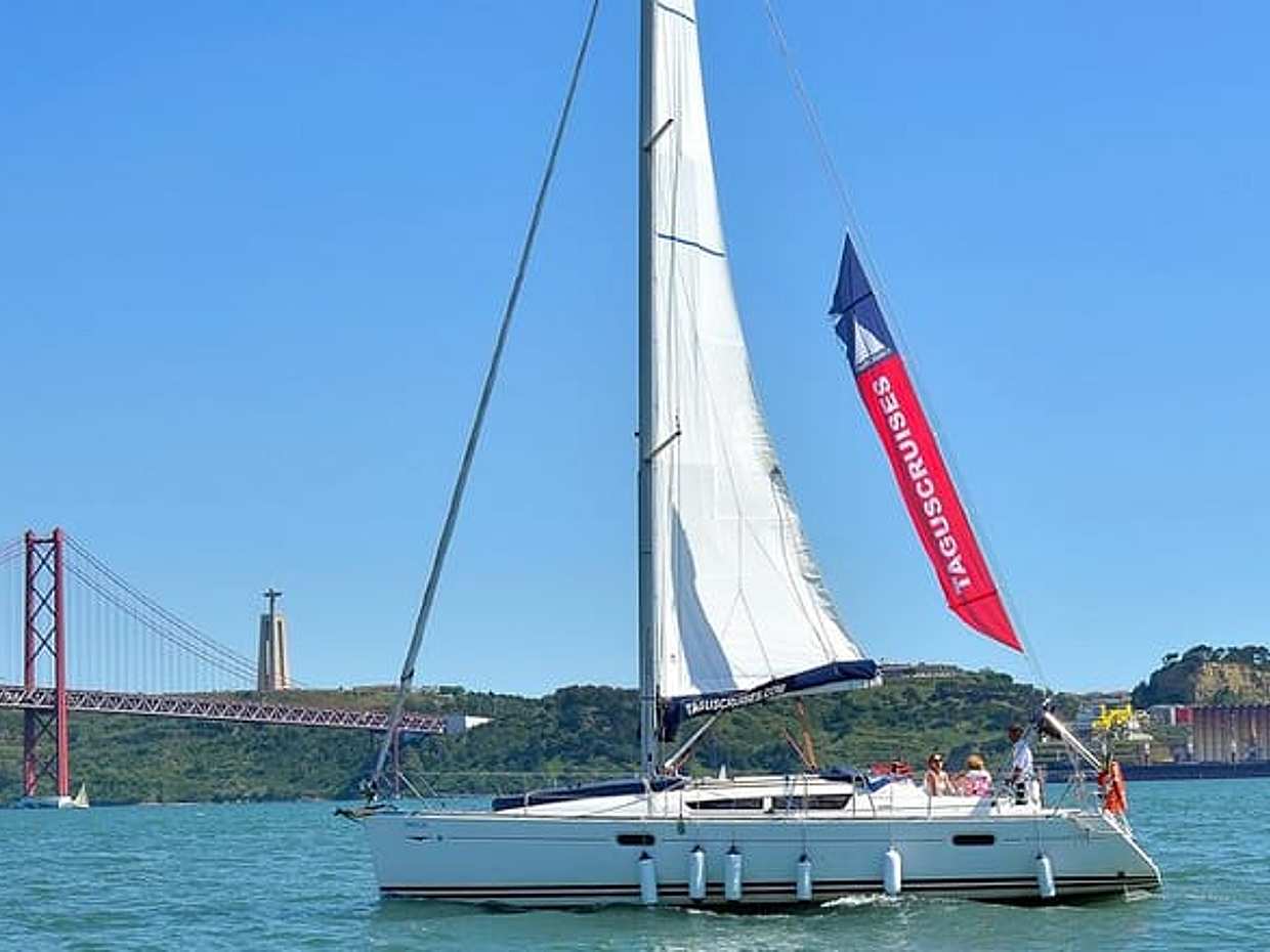 Morning Sailing Tour on The Tagus River from Lisbon in Portugal, photo 5