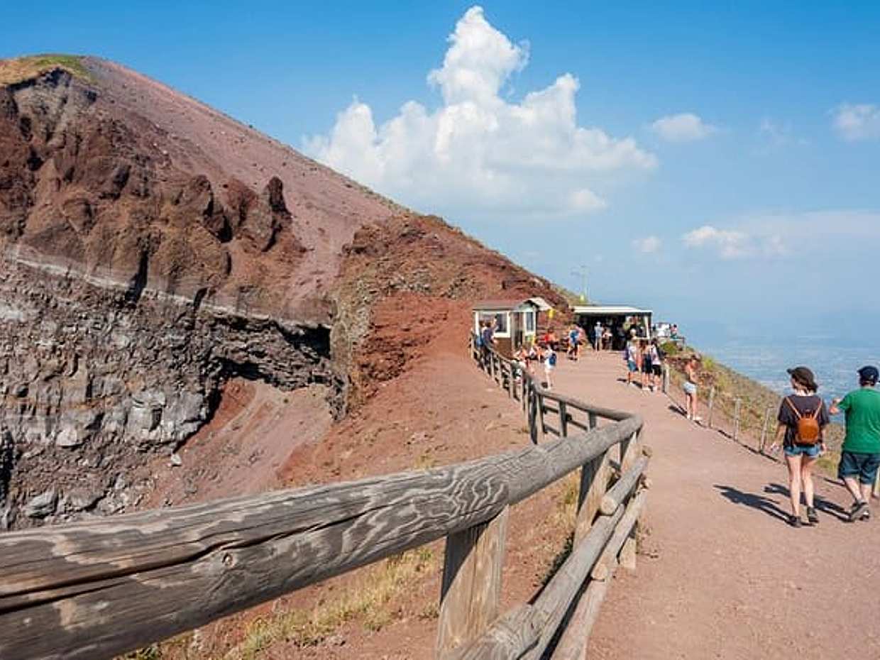 Private transfer from Naples to Salerno, 2h Stop at Mt. Vesuvius, photo 3