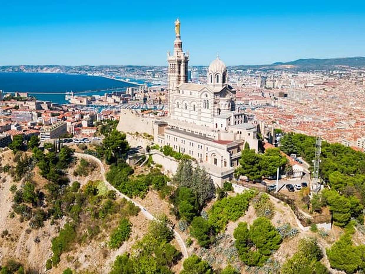 Private transfer from Nice to Marseille, 4 hour Stop in Cannes in France