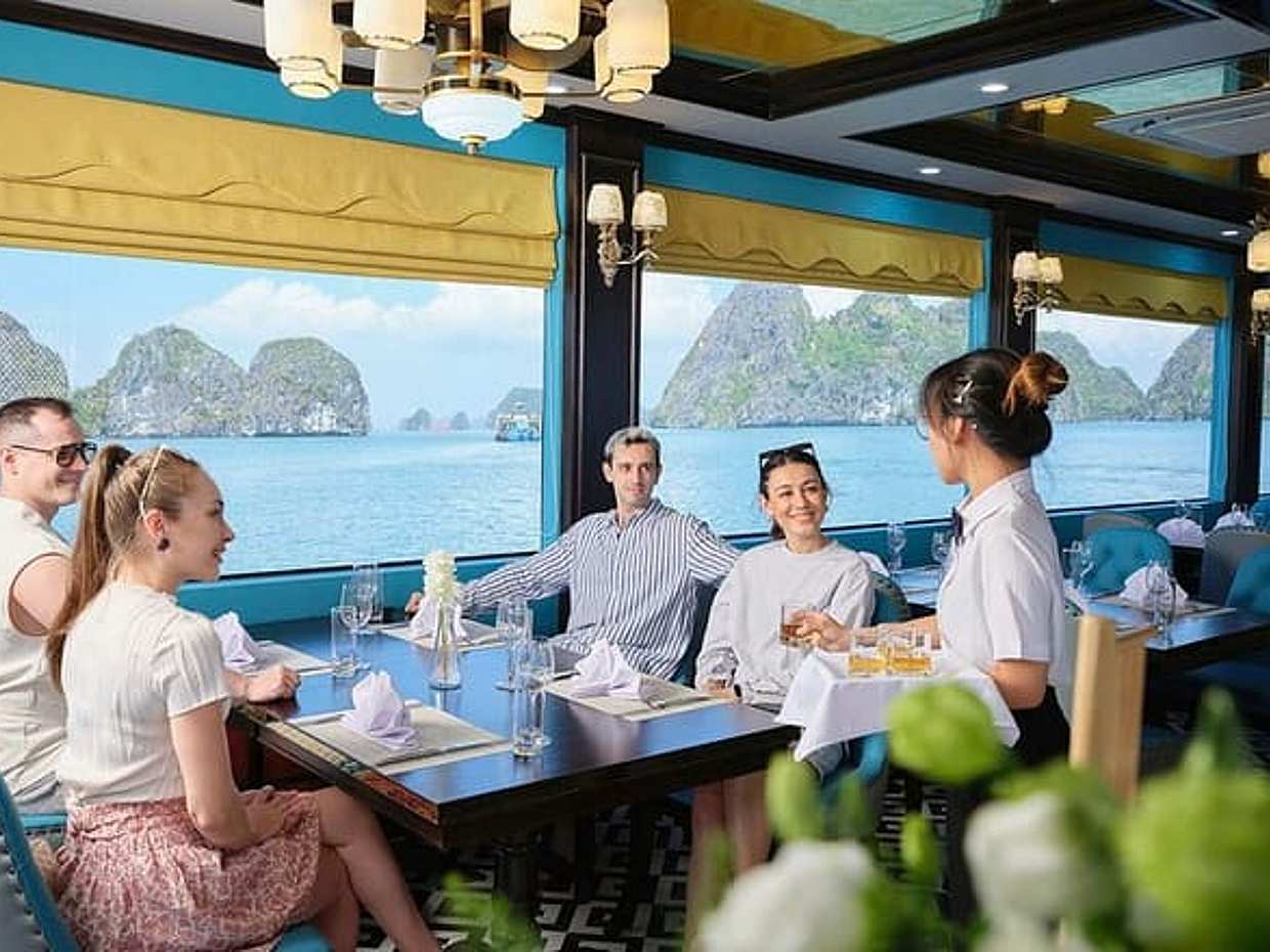 Hanoi to New Halong Bay Luxury Cruise: Buffet, Jacuzzi & Limosine, photo 2