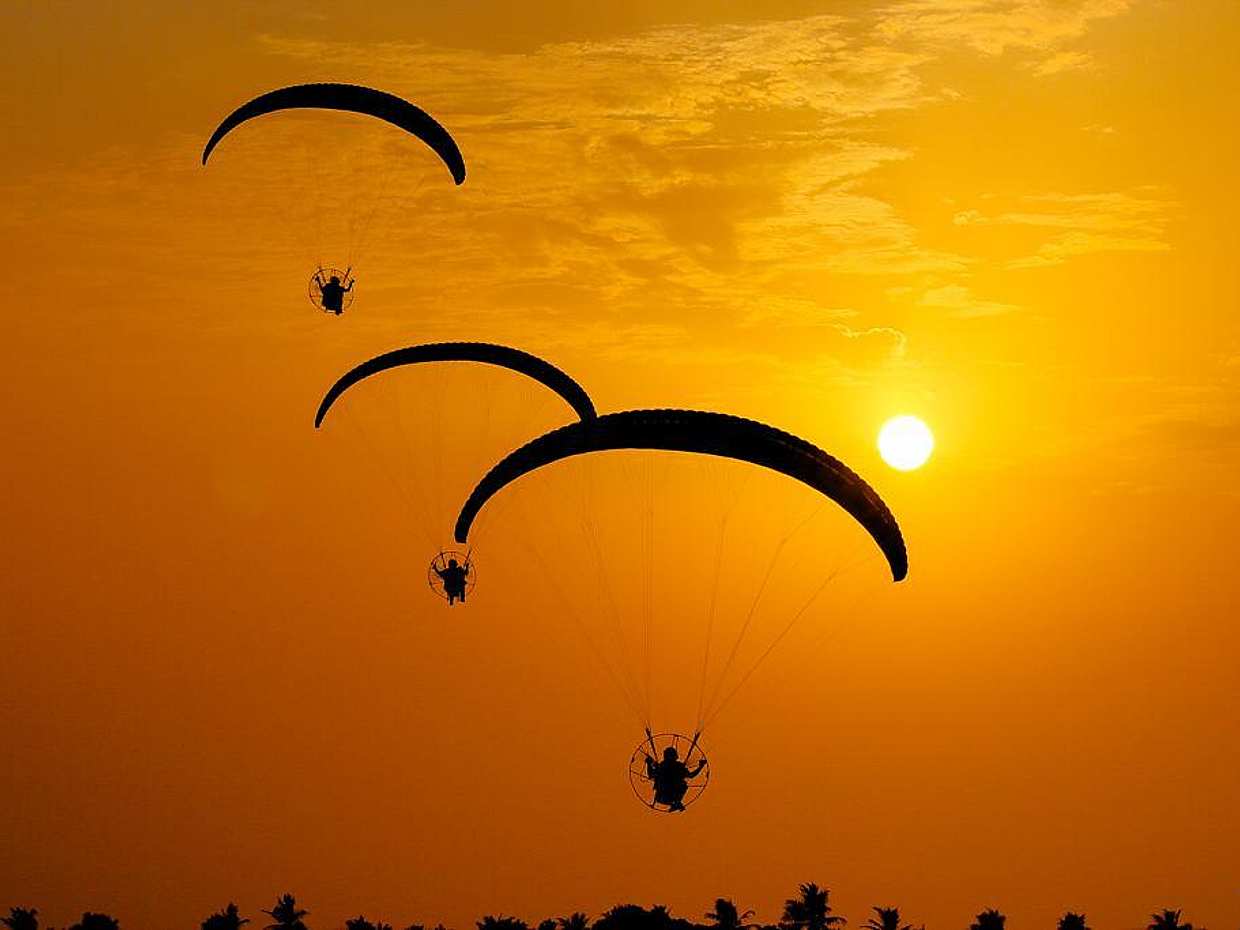 Paragliding Trip in Muscat in Oman