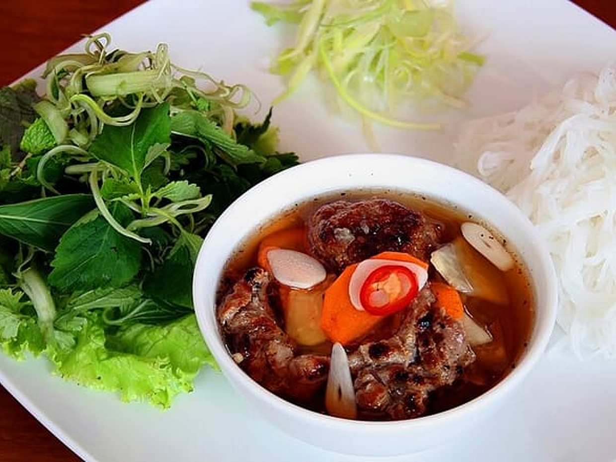 Hanoi Walking Street Food Tour with Local Guide and Eggs Coffee, photo 5