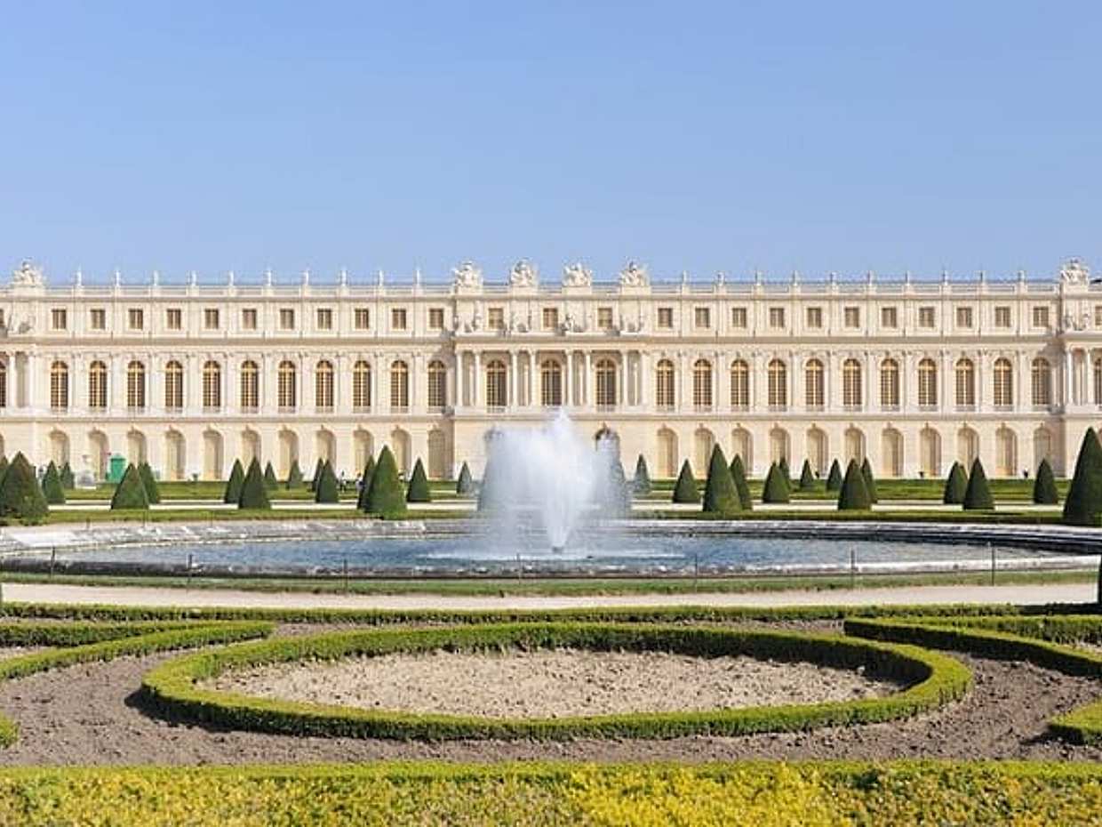 Half-Day Private Versailles Trip and Seine River Cruise