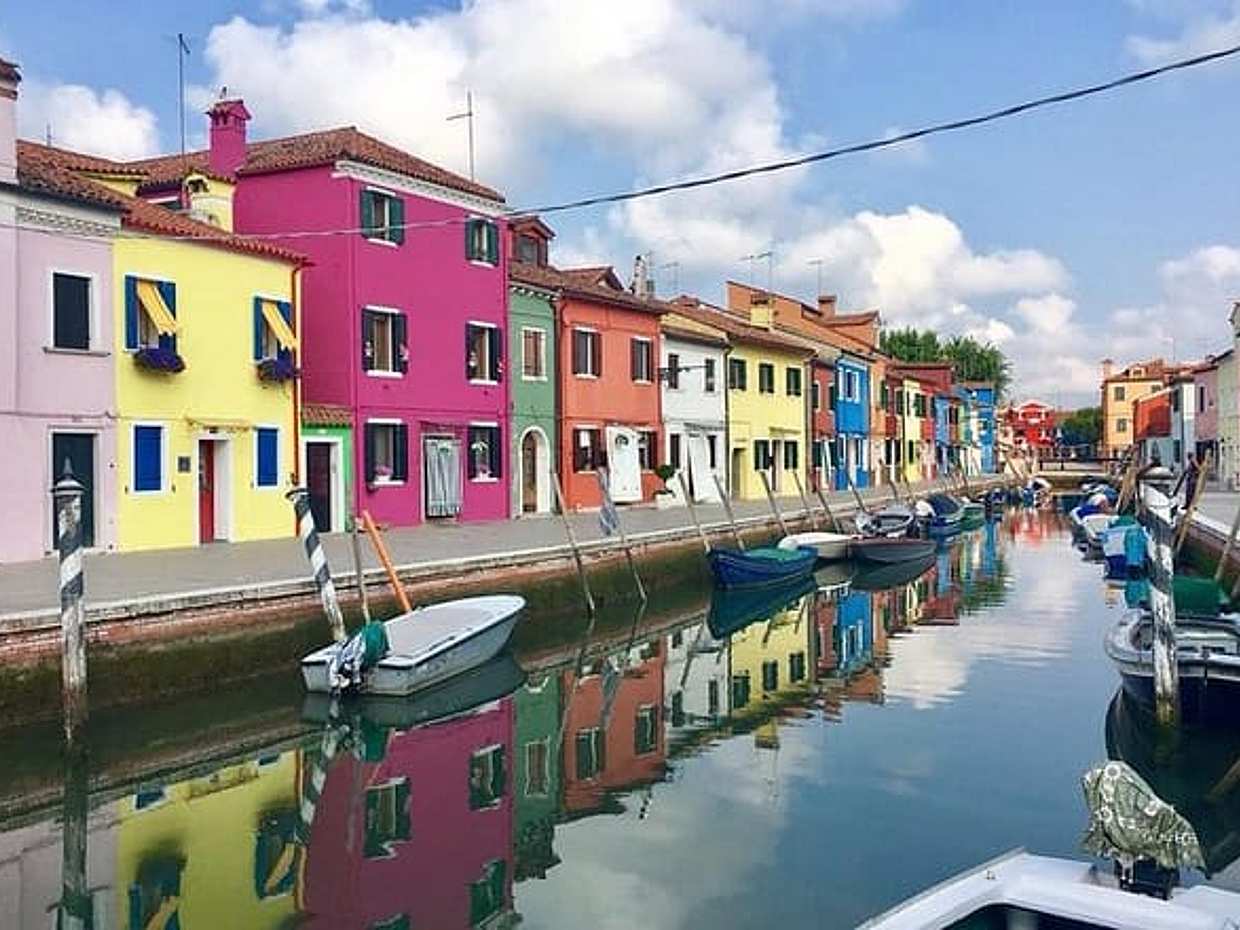 Grand Canal Boat Private Tour: Murano and Burano