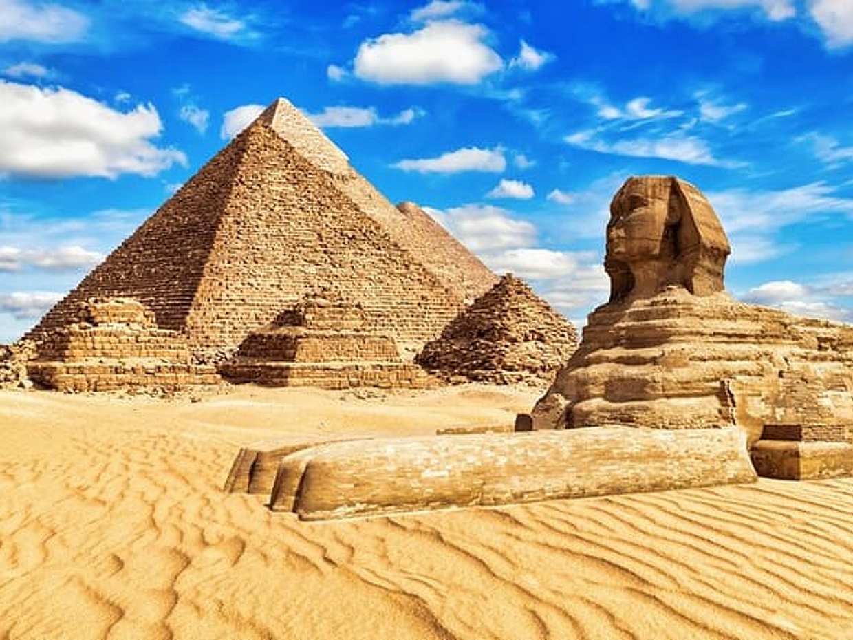 Pyramids of Giza & Egyptian Museum Day Tour from Sharm El Sheikh