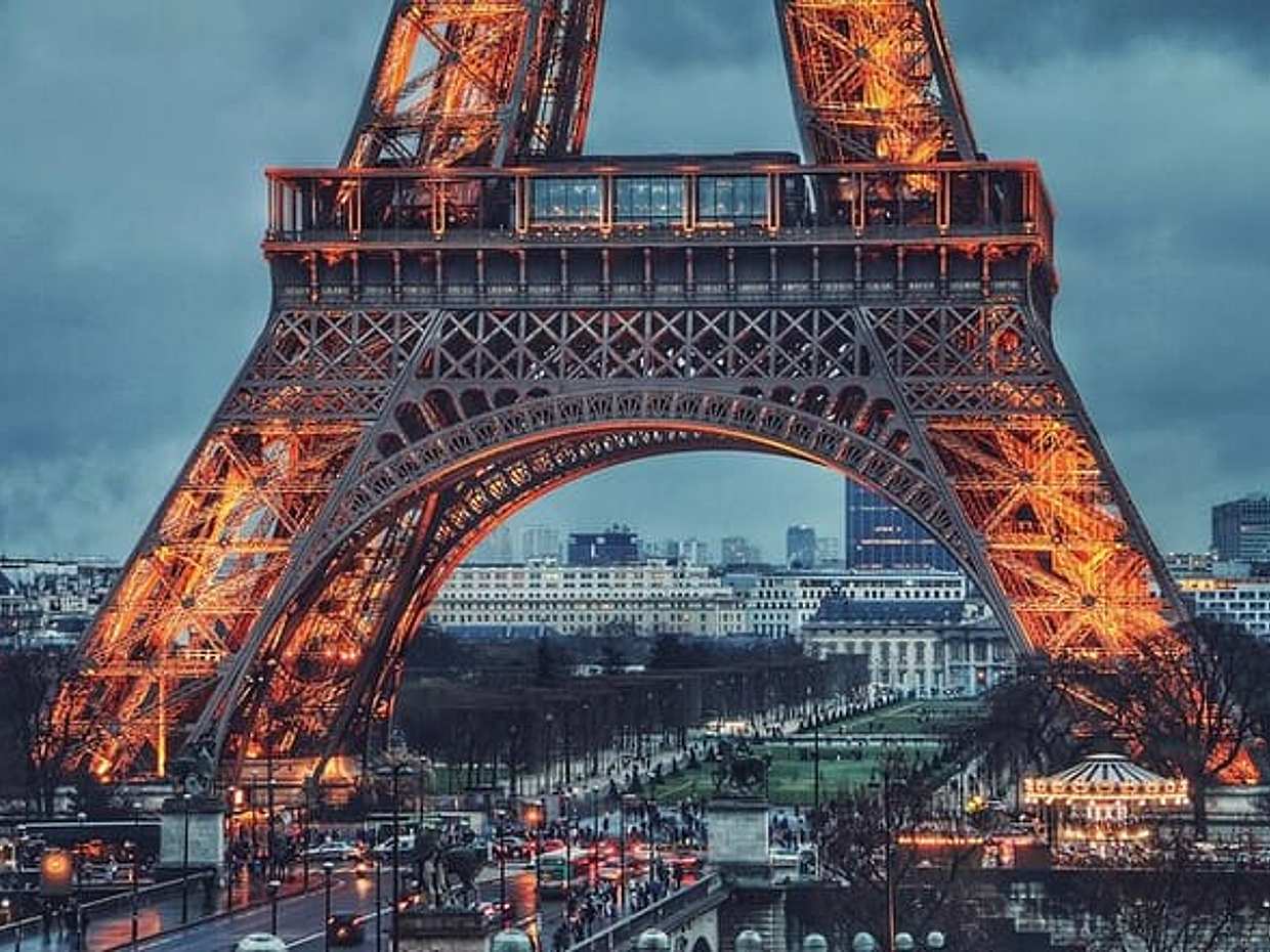 Eiffel Tower Private Top floor Summit Tour with Hotel Pick up and private guide, photo 4