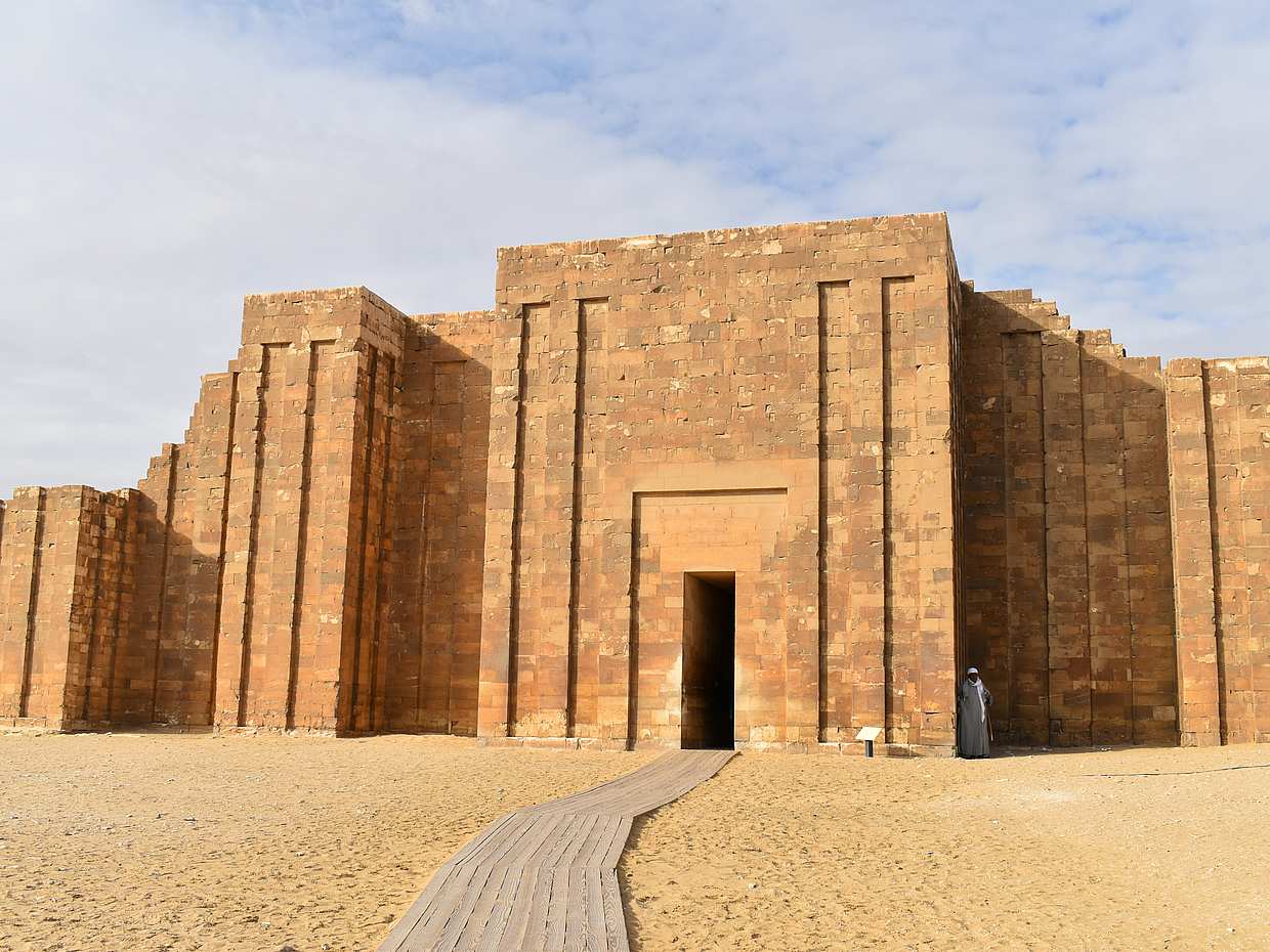 Discover Giza Pyramids, Saqqara and Memphis