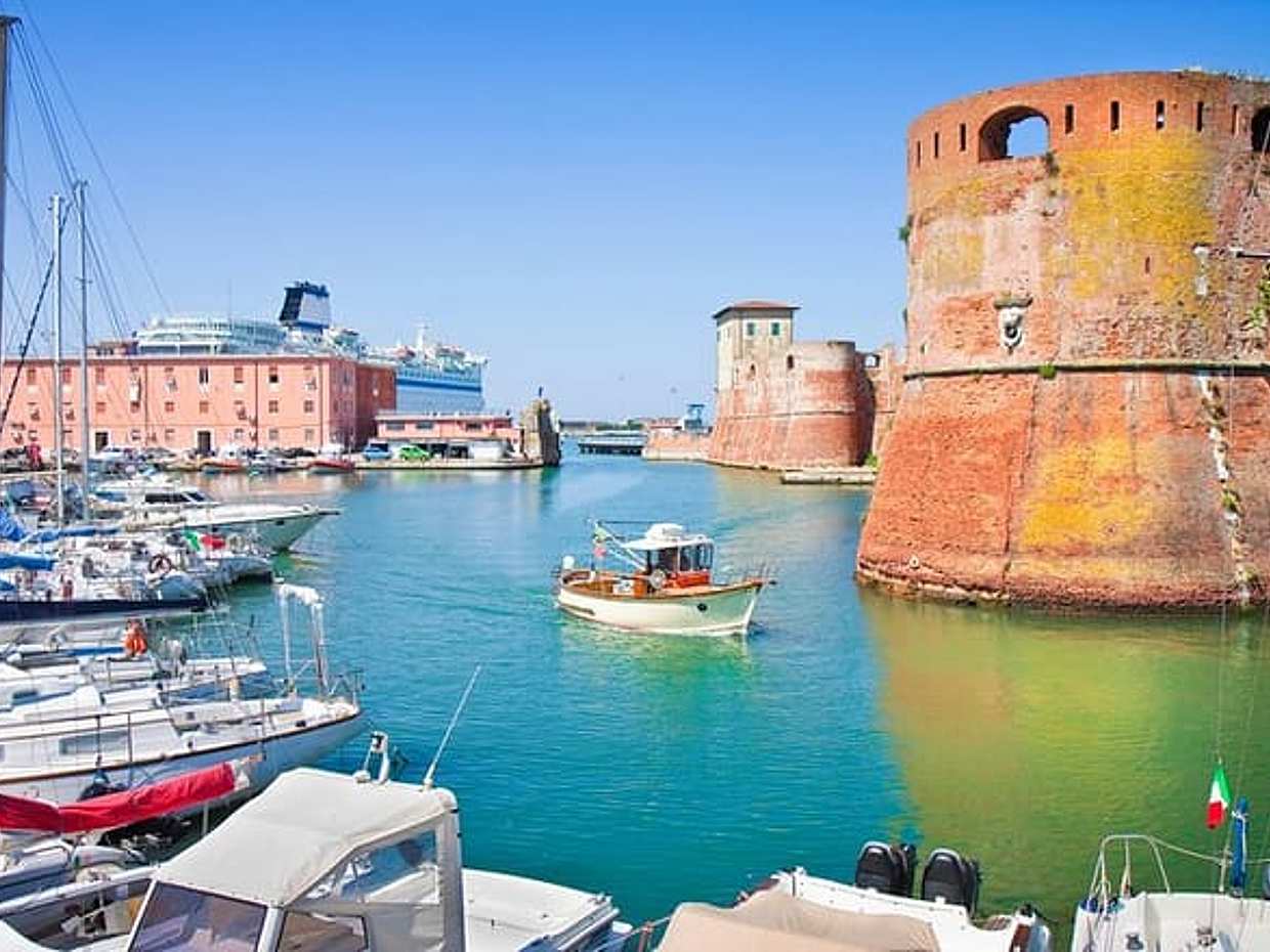 Direct transfer from Florence to Livorno with private driver in Italy, Tuscany, photo 2