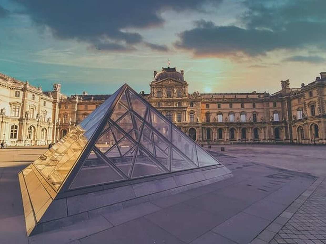 Tickets of Louvre with Audio Guide and Seine River Cruise