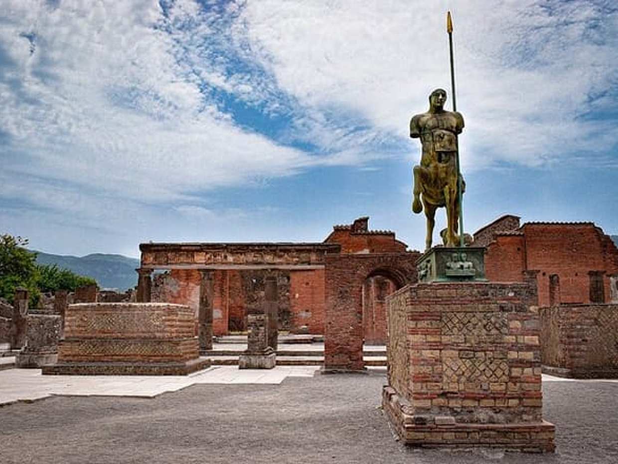 Pompeii: 2-Hour Shared Guided Tour with Skip-the-Line Ticket