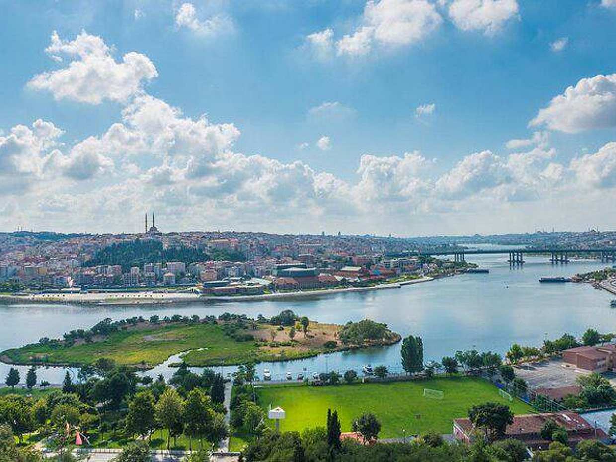 Half-day Afternoon Tour with Dolmabahce Palace Visit and Pierre Loti Hill in Turkey, Dolmabahce Palast, photo 3
