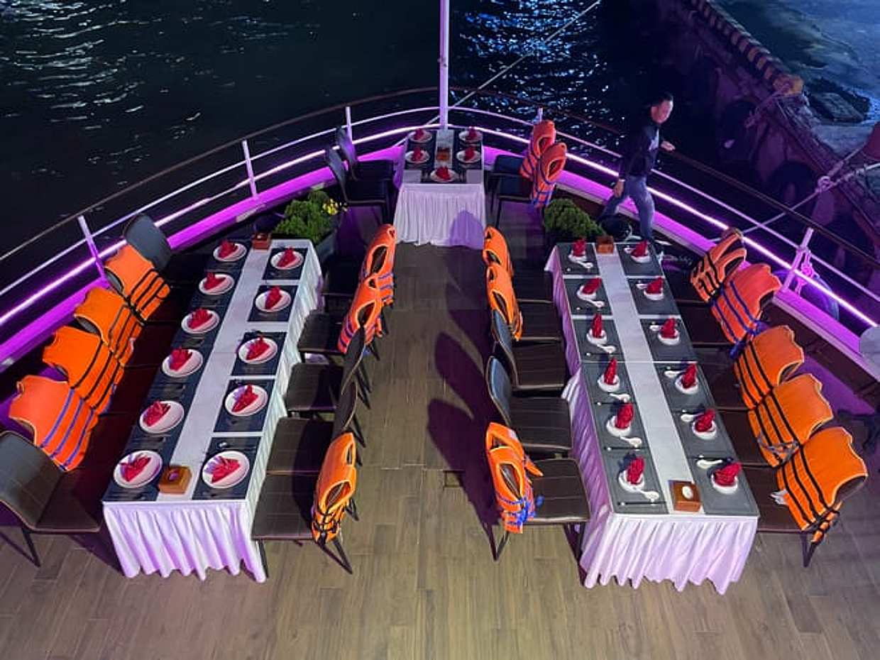 Da Nang: Private Tour Poseidon Dinner Cruise & Hotel Transfer, Vietnam, photo 5