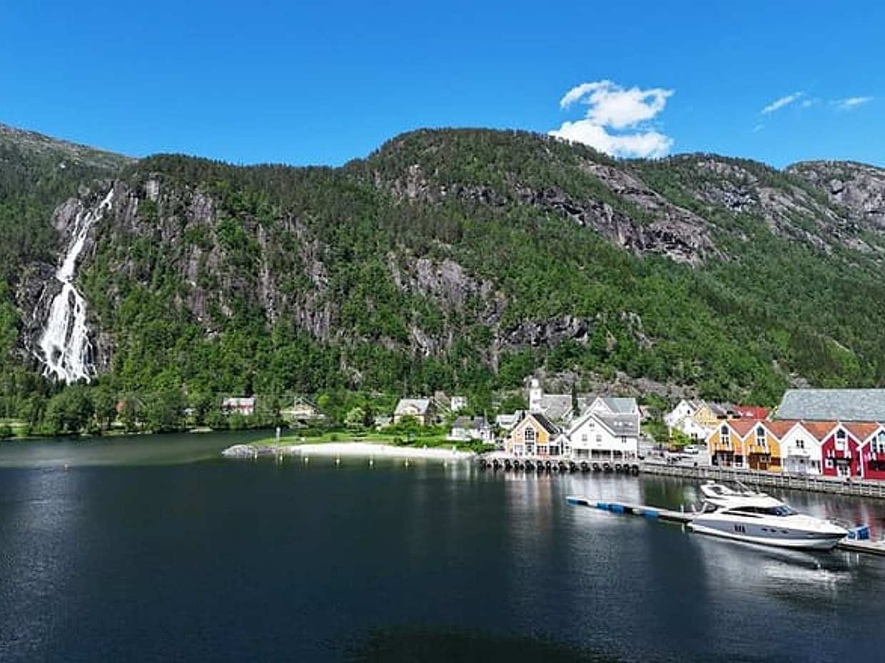 Private yacht Fjord and waterfalls cruise to Modal / Mostraumen, photo 3