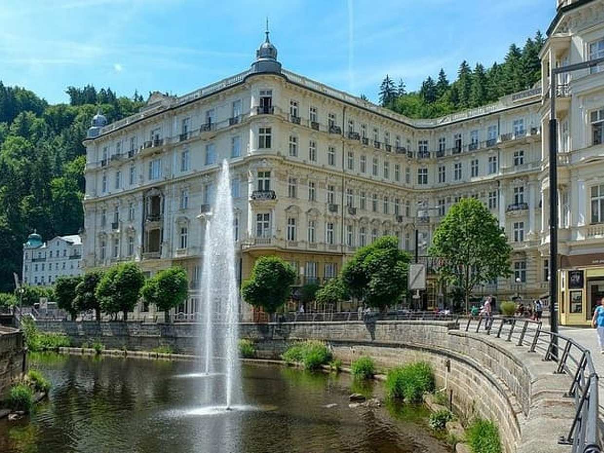 Private Transfer from Prague to Karlovy Vary, English-speaking driver, photo 4