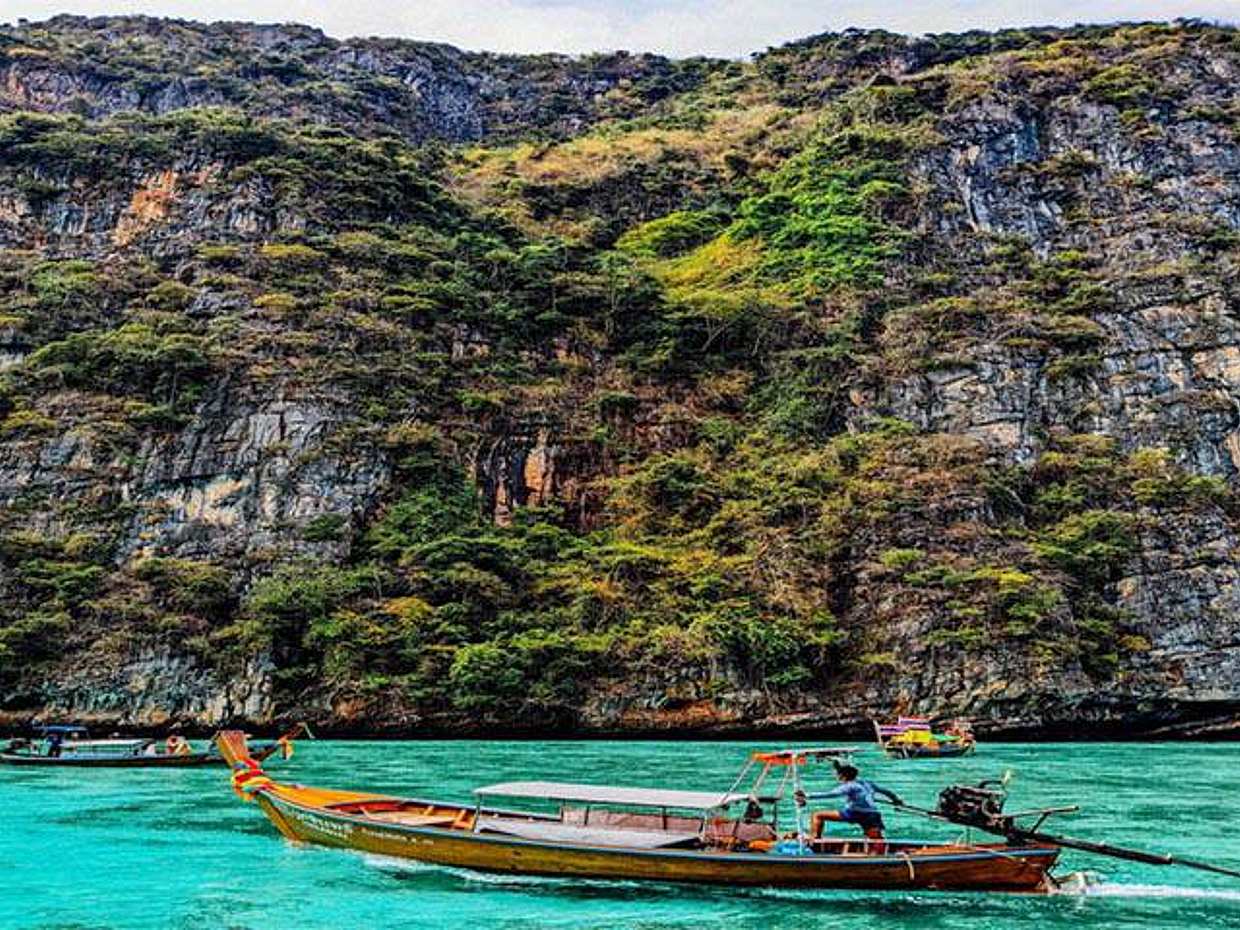 Phi Phi: Excursión de día completo a Maya Bay y Pileh Lagoon en barco tradicional en Tailandia, Islas Phi Phi.
, photo 5