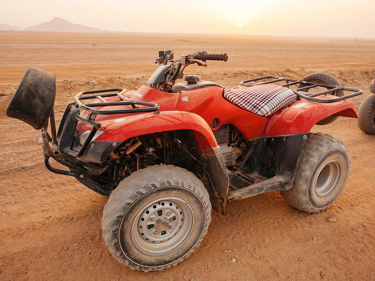 Desert Safari with 1-hour Quad Bike, Sandboarding and BBQ Dinner in United Arab Emirates, Dubai