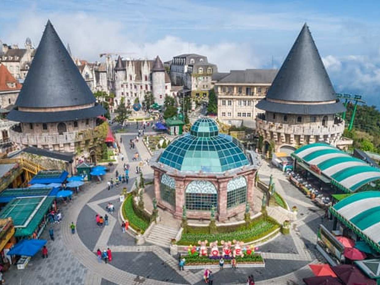 From Da Nang: Private Tour Golden Bridge & Ba Na Hills, Vietnam, photo 2