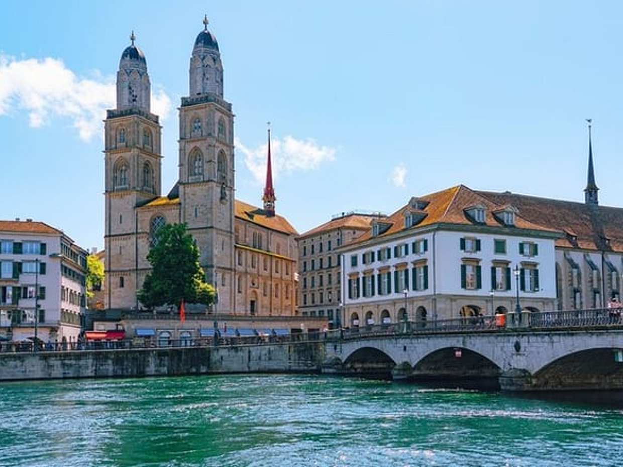Zurich Scavenger Hunt & Highlights Self-Guided Walking Tour, photo 4