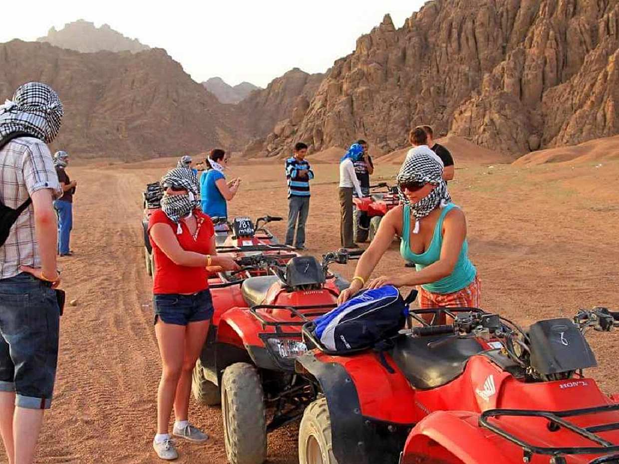 Quad Runner Avontuurlijke Trip in de Sharm-woestijn in Egypte, Sharm El-Sheikh.
