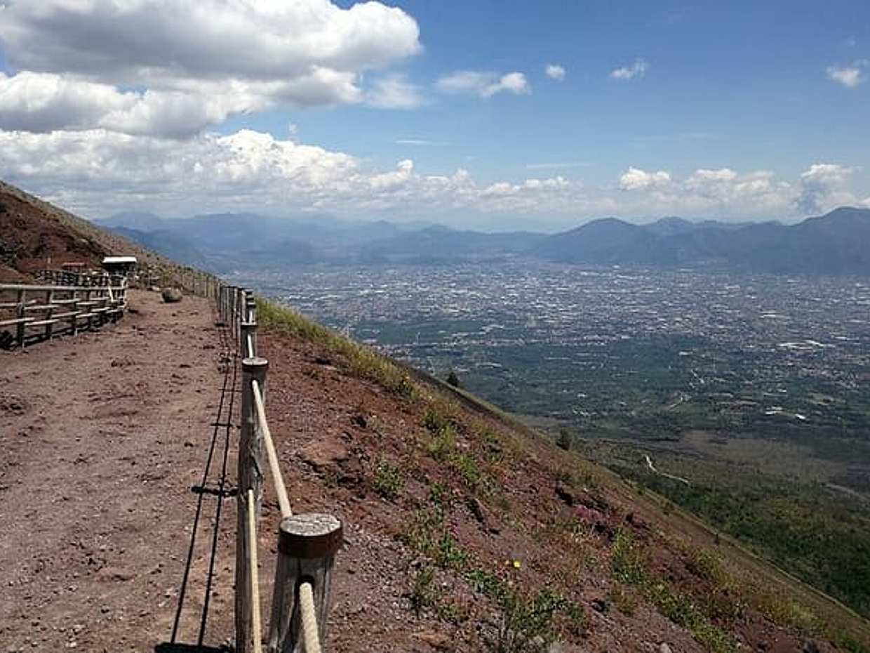 Vesuvius Shore Tour and Pompeii Site, photo 2