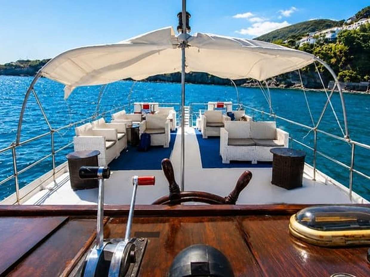 Boat excursion with lunch on board to discover Ischia, photo 2