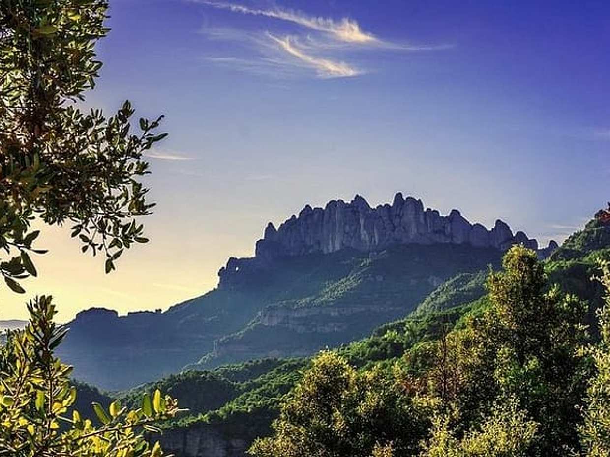 Montserrat wine tasting & Sitges -Reduced group hotel pick up from Barcelona, photo 2