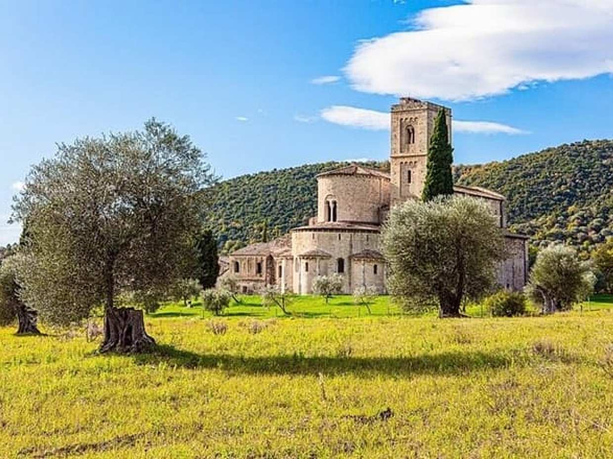 Val d’Orcia Day Trip from Florence with Wine and Cheese Tasting