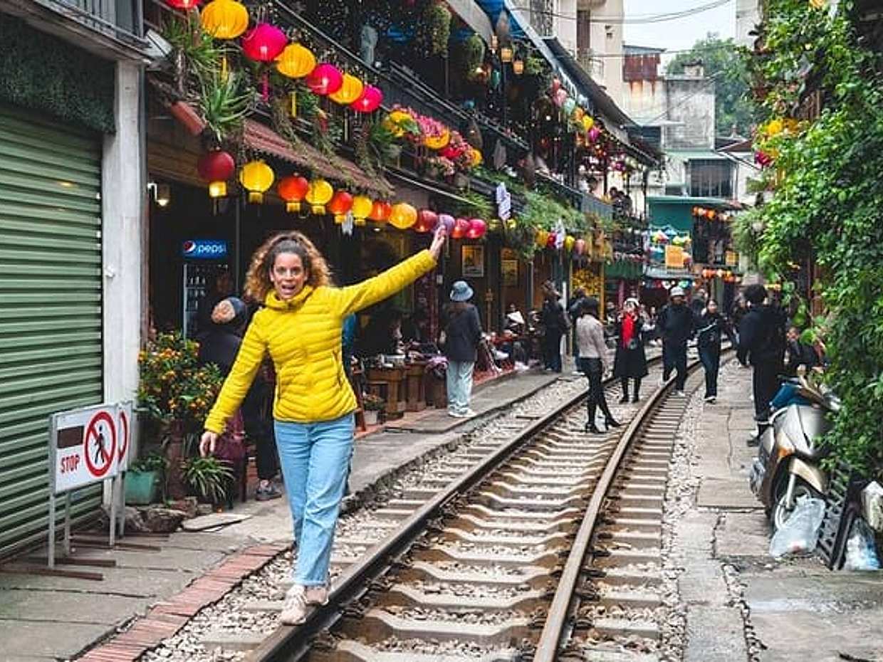 Hanoi City Half Day Private Tour Train Street and Incense Village, photo 3