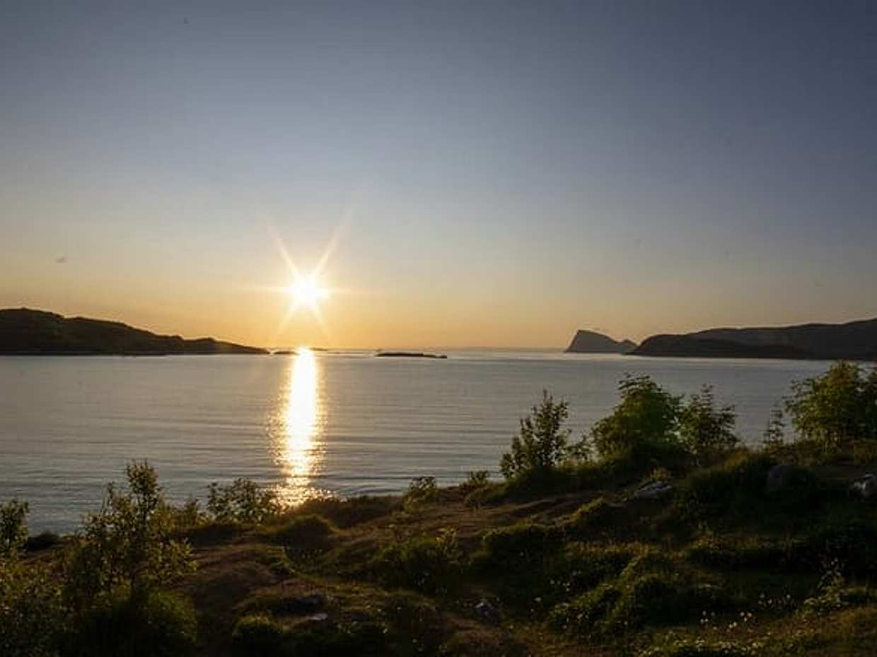 Tromsø: Midnight Sun Fjord Adventure with Seaside Lunch, photo 2