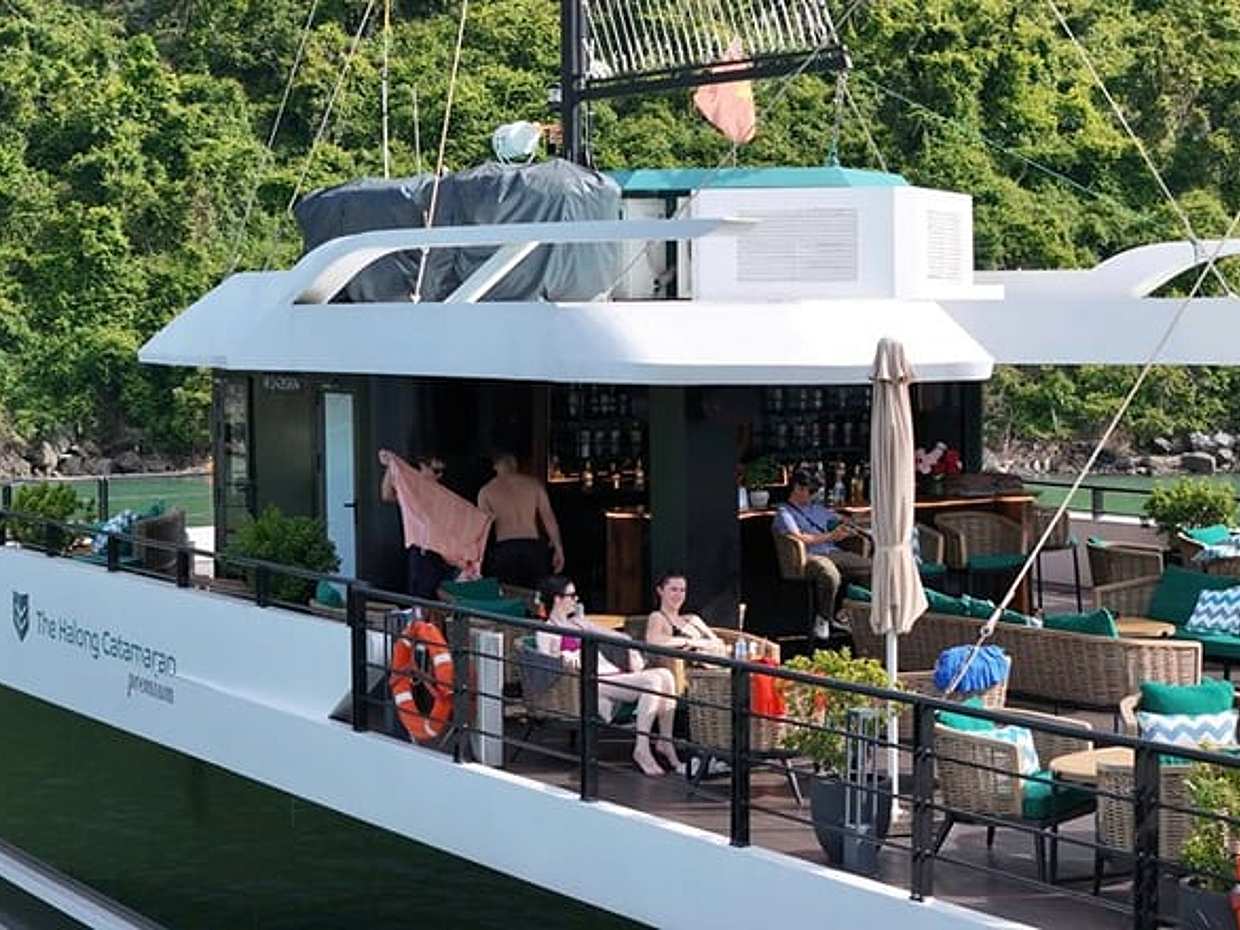 Luxury Catamaran Cruise Tour in Ha Long Bay and Lan Ha Bay, photo 2