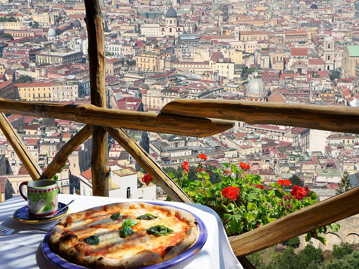 Seaside Napels Food Tour met bezoek aan Castel dell'Ovo